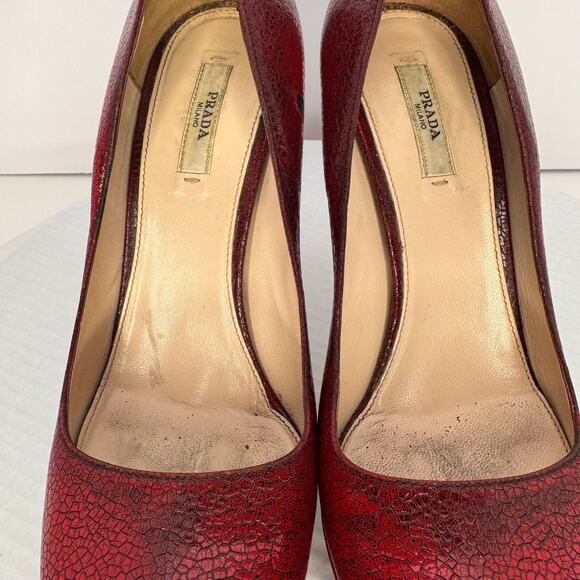 Prada Vtg Textured Red Black Leather Pumps Sz 39 Luxury Designer Chic Classic - Picture 5 of 11